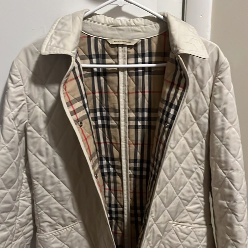 Burberry Quilted Jacket - Excellent condition! Size medium; color cream/beige - Picture 8 of 12